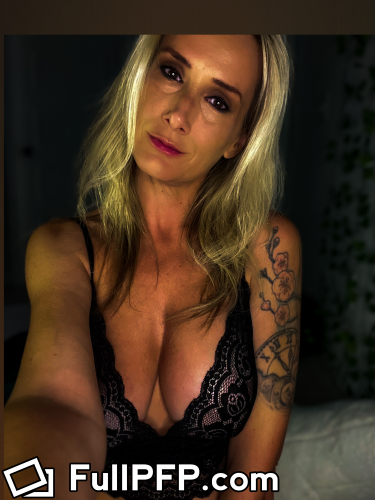 BarefootBuffyxoxo (barefootbuffyxoxo) OnlyFans Profile Picture