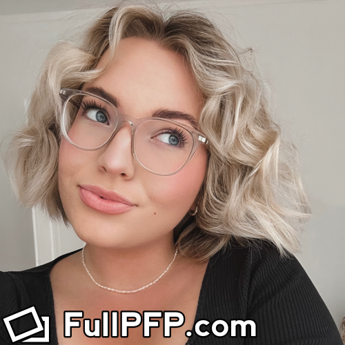 💋Lena @curvyy.lena full-size profile picture Fansly